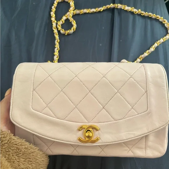 Vintage Pink Chanel Diana - Picture 1 of 13